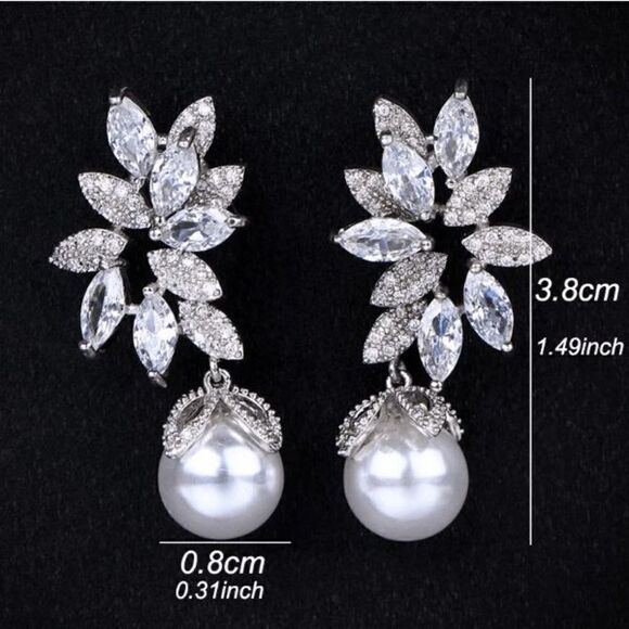 WHITE GOLD DIAMOND AND PEARL FLOWER DANGLE EARRINGS - Picture 5 of 9